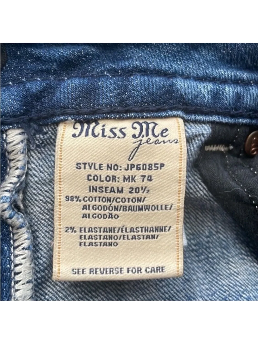 Miss Me Women’s Blue Denim Capri Jeans Low Rise Embellished Flap Pocket Size 27.